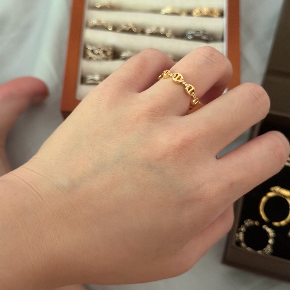 Hermes Gold Link Chain Ring - Polished Gold Tone
